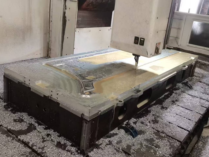 تشغيل قوالب CNC